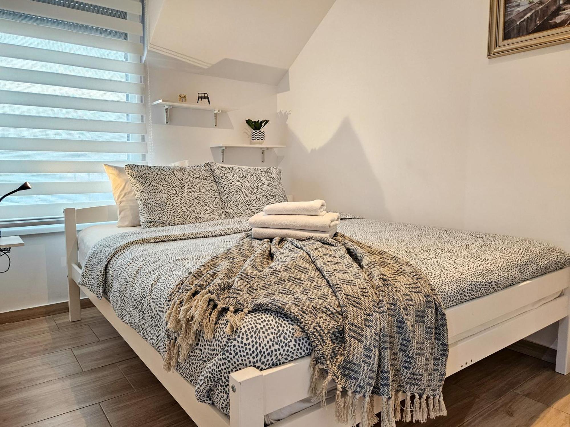 Roman Apartman Sremska Mitrovica Exteriér fotografie